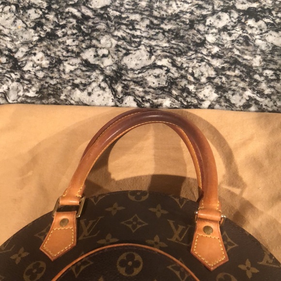Authentic Louis Vuitton elipse PM - Picture 8 of 17